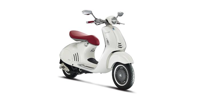 Vespa Vespa 946 Emporio Armani Price, Specs, Images, Mileage, Colors